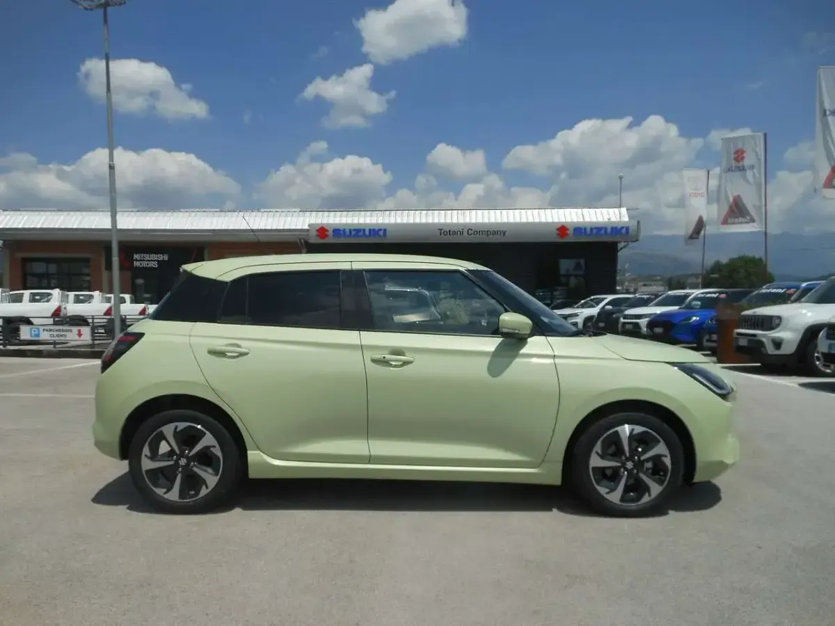 Nuova Suzuki Swift 83 CV (61 kW) 2026 Verde Utilitaria
