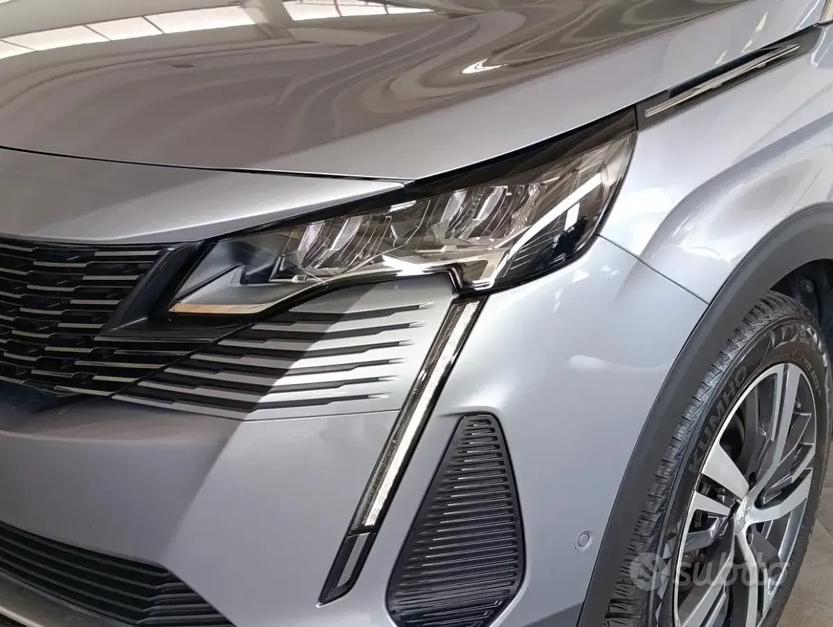 Usata Peugeot 5008 Allure 131 CV (96 kW) 2023 Grigio SUV