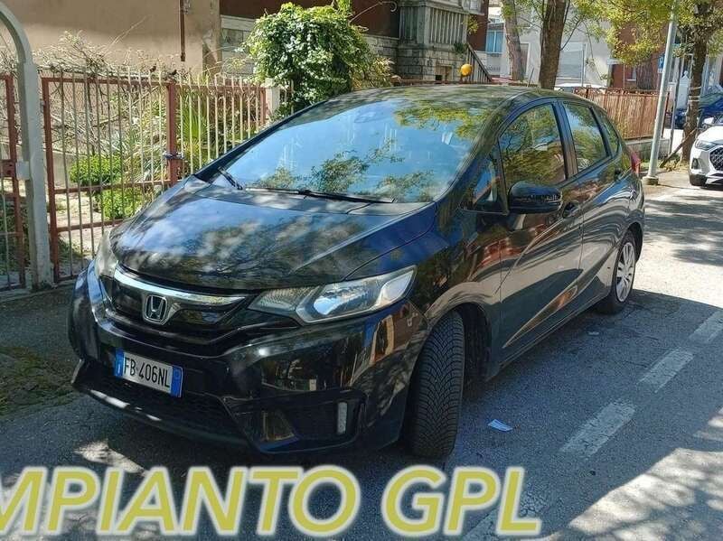 Nero Usata 2015 Honda Jazz Due volumi | 6300 € (Ottimo prezzo) - Immagine 1/4