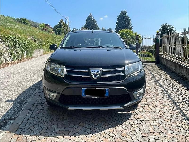 Usata Dacia Sandero Stepway 90 CV (66 kW) 2015 Nero Utilitaria