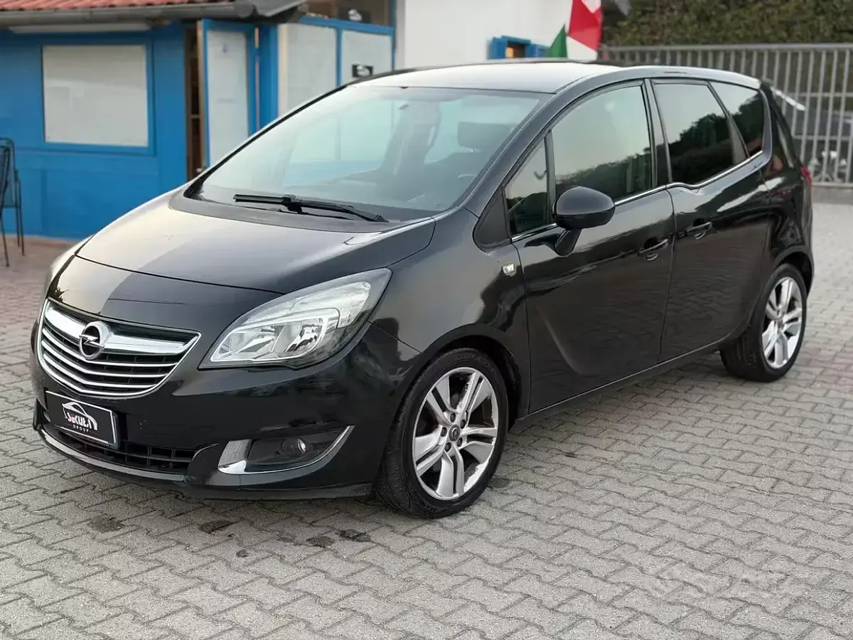 Usata Opel Meriva Design Edition 110 CV (80 kW) 2015 Nero Monovolume