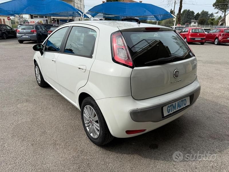 Usata Fiat Punto Evo Active 78 CV (57 kW) 2011 Bianco Utilitaria