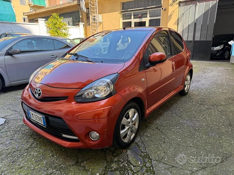 Usata Toyota Aygo Connect Style 68 CV (50 kW) 2012 Utilitaria