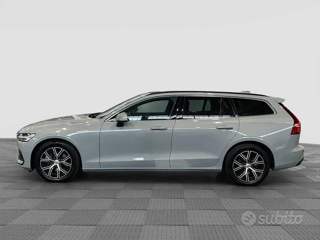 Usata Volvo V60 Core 197 CV (144 kW) 2024 Grigio Station wagon