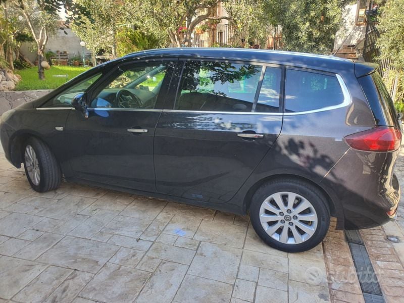 Usata Opel Zafira Tourer 170 CV (125 kW) 2013 Nero Monovolume