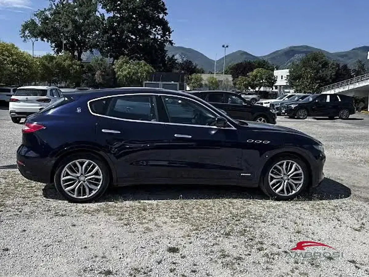 Usata Maserati Levante 250 CV (183 kW) 2018 Blu SUV