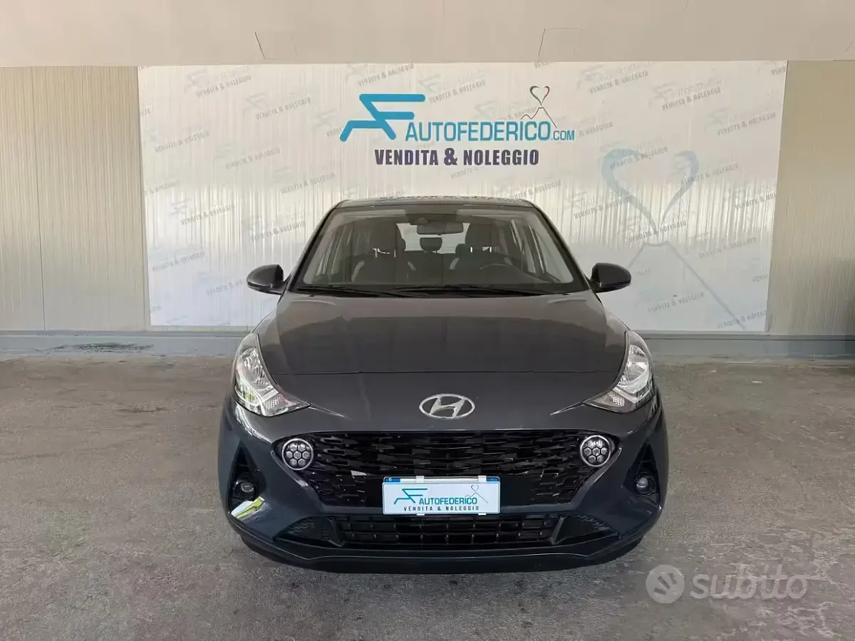 Usata Hyundai i10 Prime 67 CV (49 kW) 2023 Grigio Utilitaria