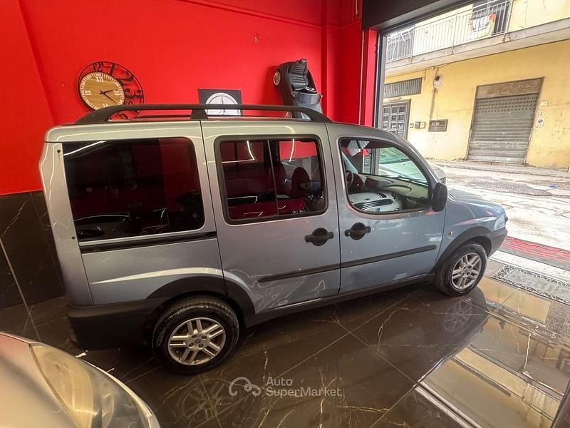 Usata Fiat Doblò Family 69 CV (50 kW) 2005 Blu Monovolume