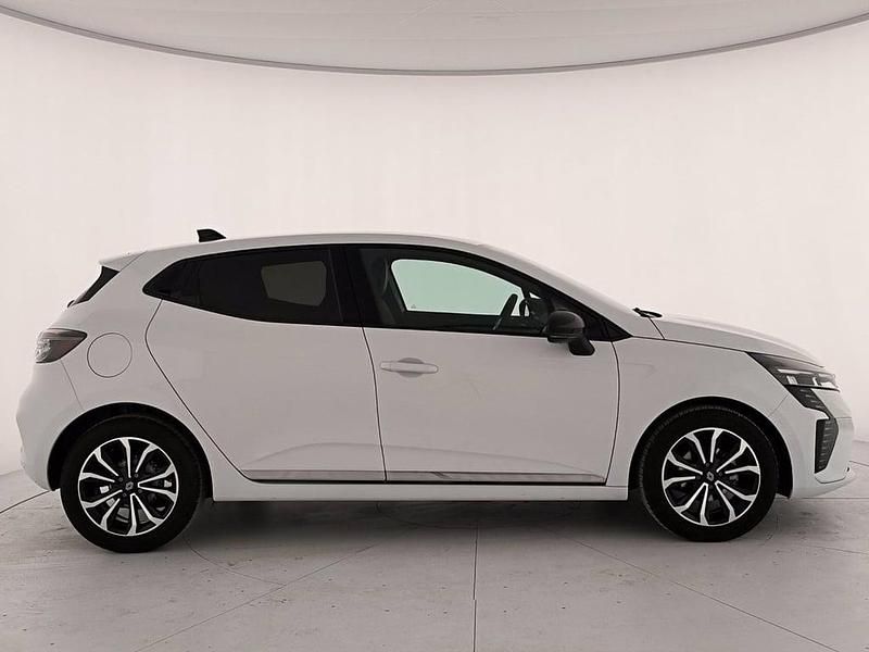 Usata Renault Clio V Techno 101 CV (74 kW) 2024 Bianco Utilitaria