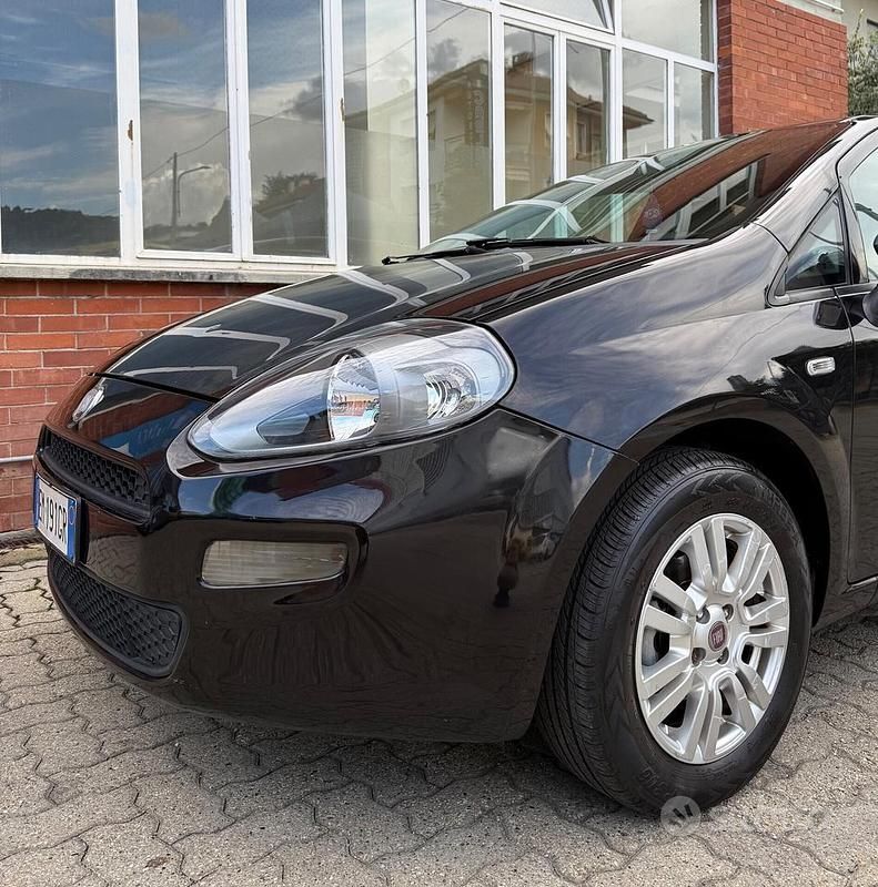 Usata Fiat Punto Evo Lounge 69 CV (50 kW) 2012 Nero Utilitaria