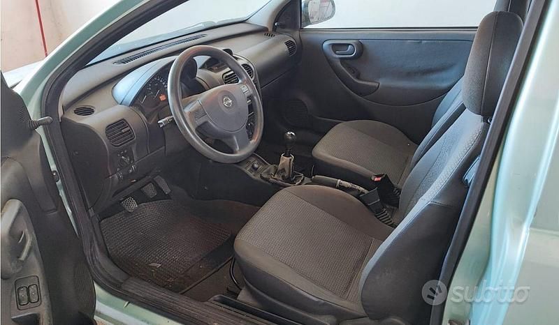 Usata Opel Corsa 75 CV (55 kW) 2002 Utilitaria