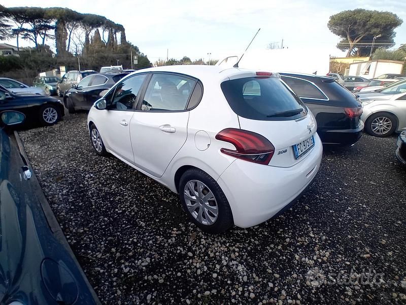 Usata Peugeot 208 81 CV (59 kW) 2016 Bianco Utilitaria