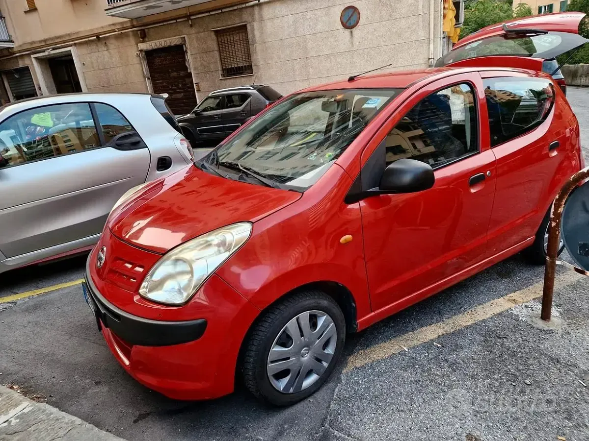 Usata Nissan Pixo 68 CV (50 kW) 2011 Rosso Utilitaria