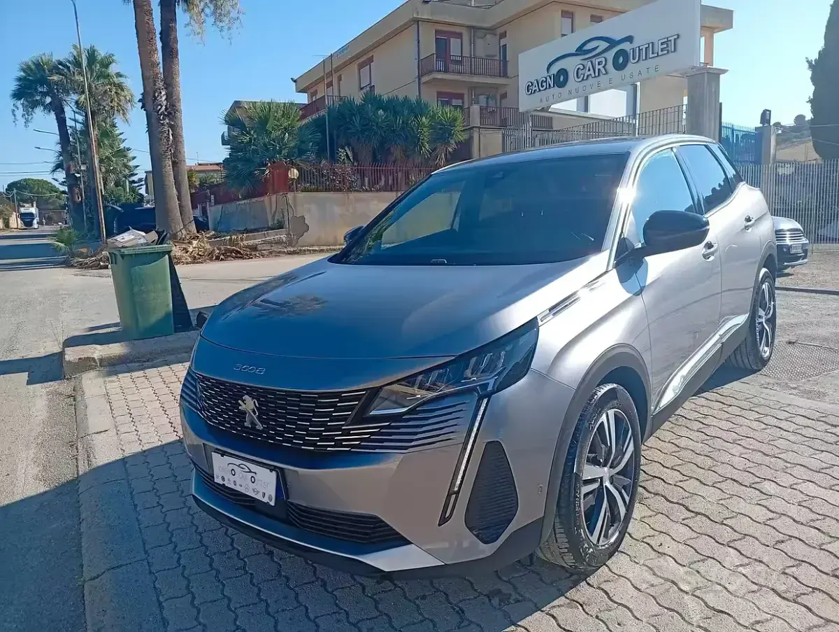 Usata Peugeot 3008 Allure 131 CV (96 kW) 2023 Bluazzurro SUV