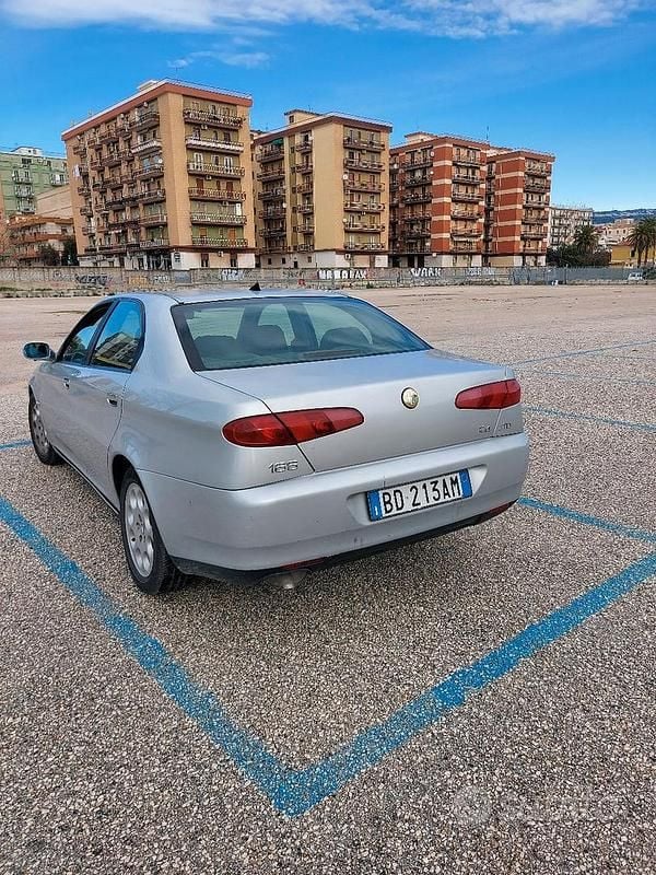 Usata Alfa Romeo 166 136 CV (100 kW) 1999 Grigio Berlina