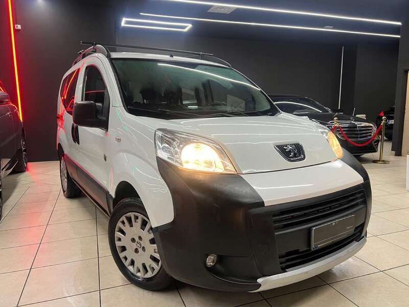 Usata Peugeot Bipper Outdoor 75 CV (55 kW) 2012 Bianco Monovolume