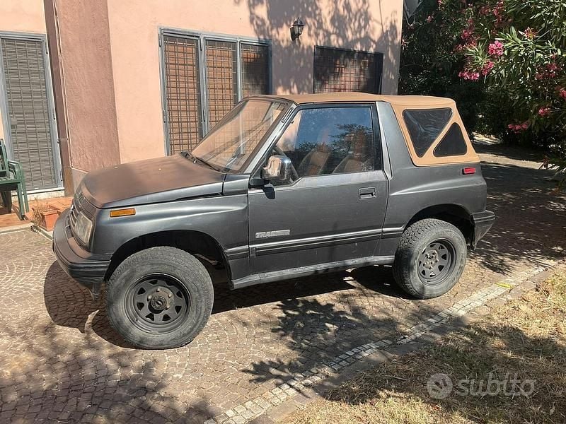 Usata Suzuki Vitara 75 CV (55 kW) 1989 Grigio SUV