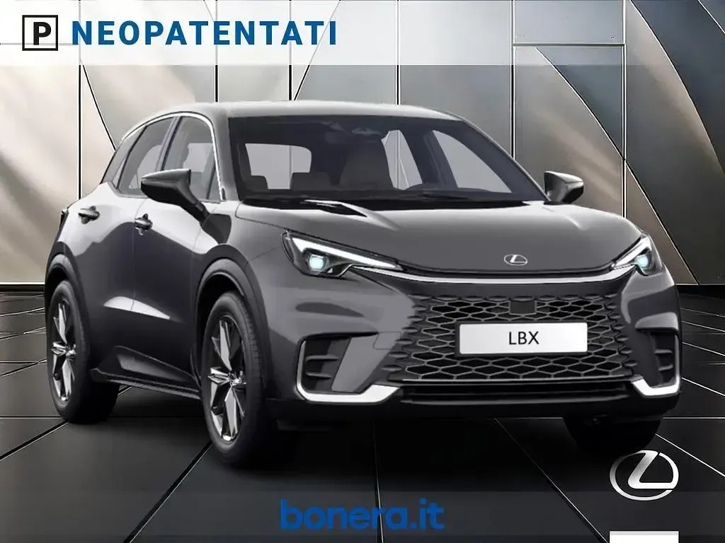 Nuova Lexus LBX 136 CV (100 kW) 2026 Grigio SUV