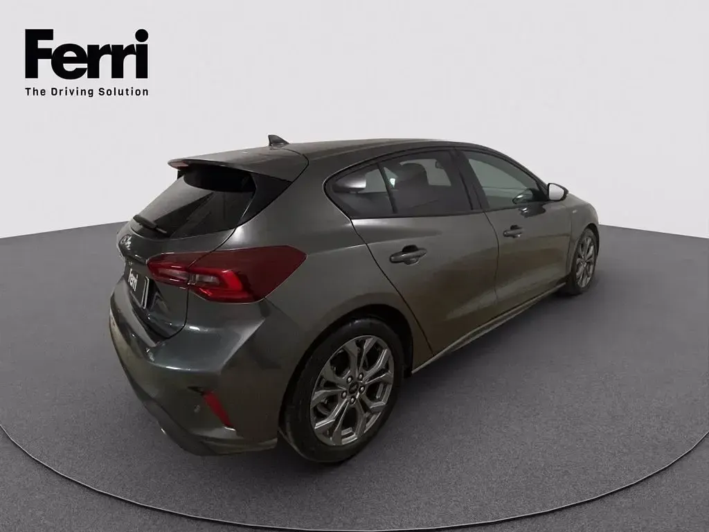 Usata Ford Focus ST-Line 116 CV (85 kW) 2025 Magnetic grey Berlina