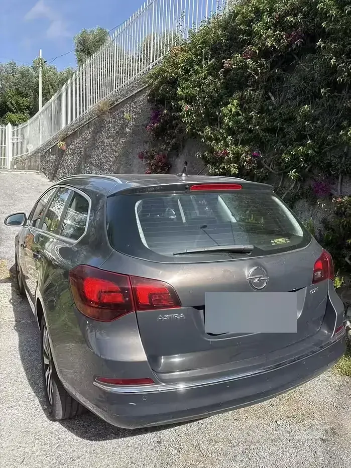 Usata Opel Astra 110 CV (80 kW) 2015 Grigio Station wagon