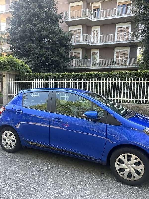 Usata Toyota Yaris Business Edition 69 CV (50 kW) 2019 Blu/azzurro Berlina