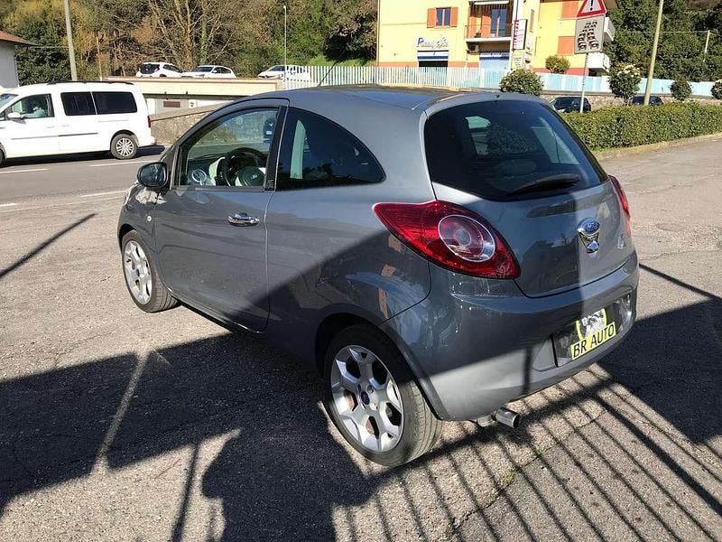 Usata Ford Ka Titanium 69 CV (50 kW) 2012 Grigio Utilitaria