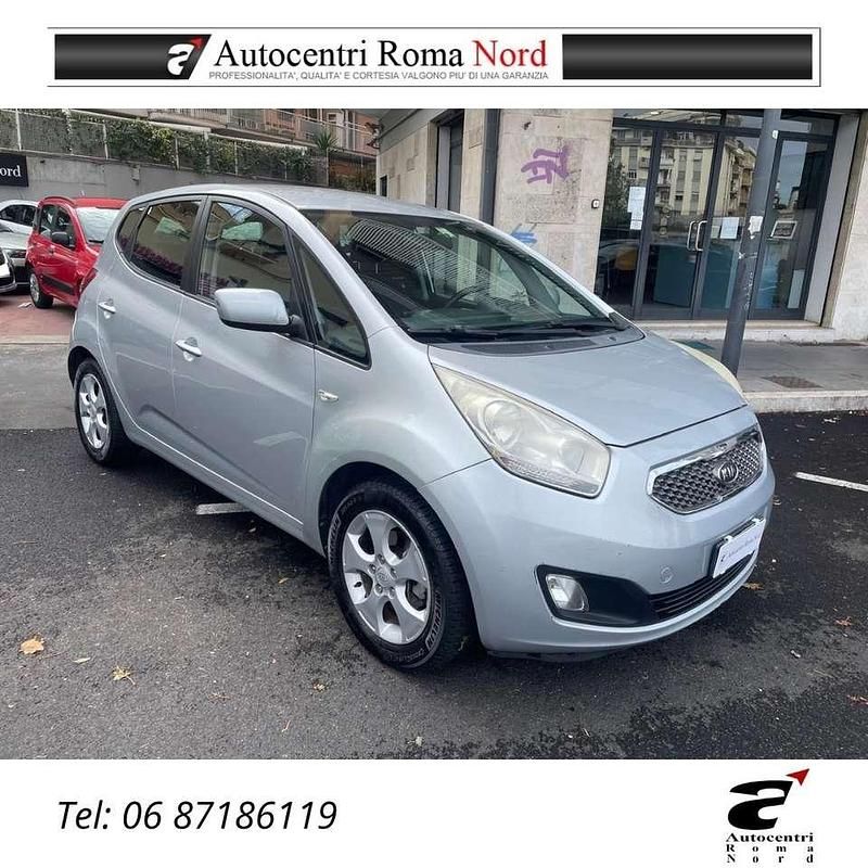 Grigio Usata 2010 Kia Venga LX Due volumi | 4900 € (Buon prezzo) - Immagine 1/4
