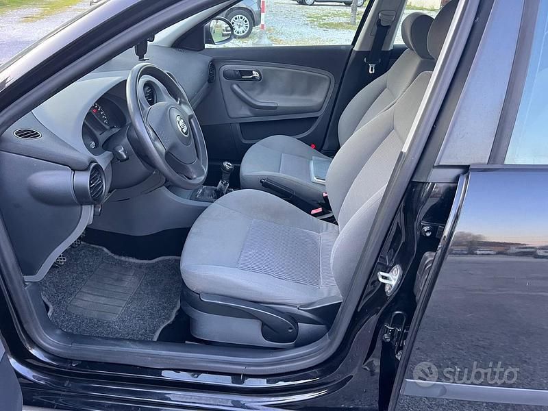 Usata Seat Ibiza 74 CV (54 kW) 2003 Nero Utilitaria