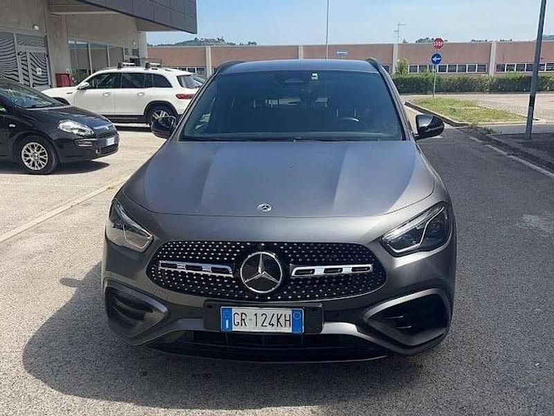 Usata Mercedes GLA200 AMG Line Premium 150 CV (110 kW) 2023 Grigio SUV