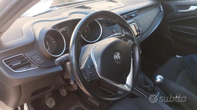 Usata Alfa Romeo Giulietta 2017 Grigio Utilitaria