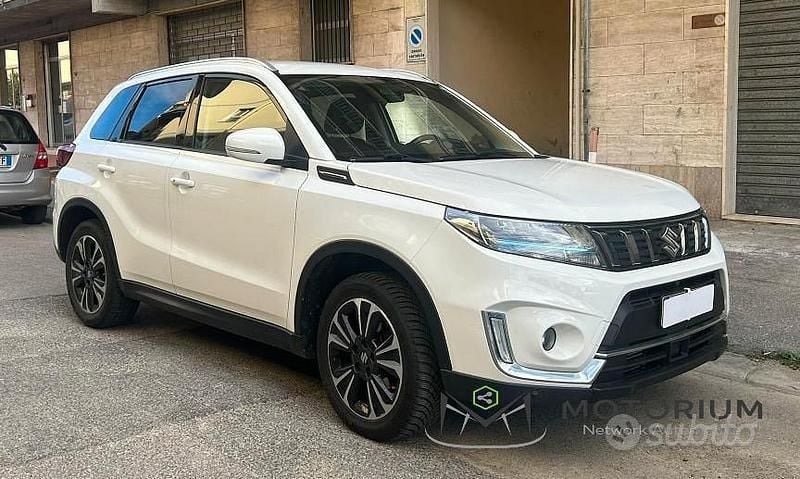 Usata Suzuki Vitara 129 CV (94 kW) 2021 Bianco Berlina