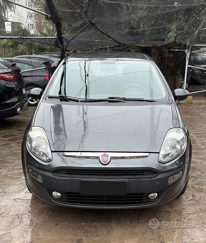 Usata Fiat Punto Evo 77 CV (56 kW) 2012 Grigio Utilitaria