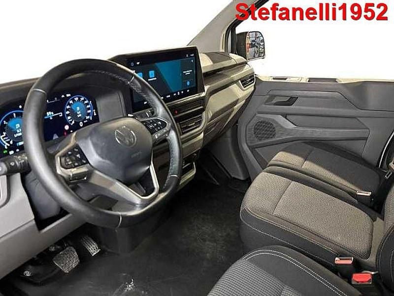 Usata VW Caravelle 150 CV (110 kW) 2025 Grigio Furgone