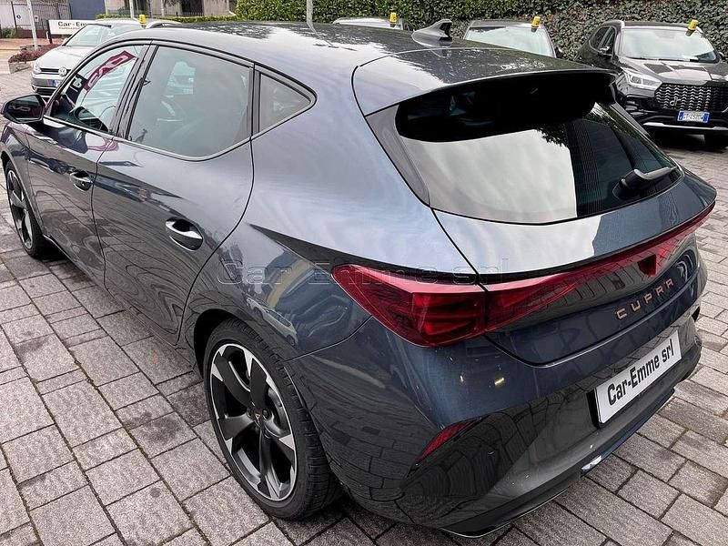 Usata Cupra Leon 150 CV (110 kW) 2025 Grigio magnetico Berlina