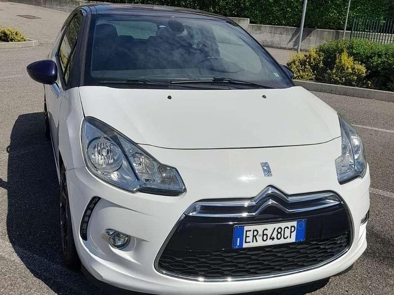 Bianco Usata 2013 Citroën DS3 So Chic Tre volumi | 6500 € (Cara) - Immagine 1/4