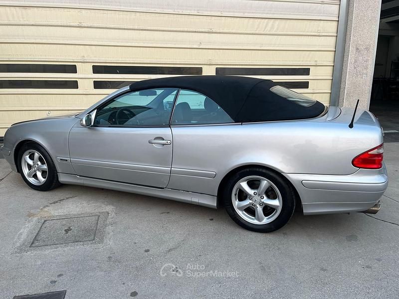 Usata Mercedes CLK230 193 CV (141 kW) 2000 Argento Cabrio