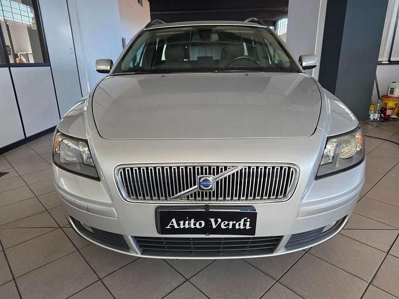 Usata Volvo V50 Momentum 136 CV (100 kW) 2005 Argento Station wagon