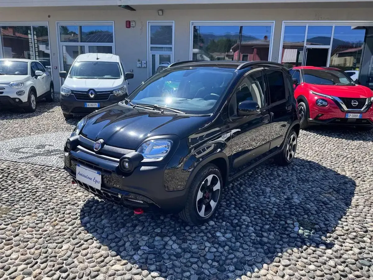 Usata Fiat Panda Cross Cross 69 CV (50 kW) 2024 Nero Utilitaria