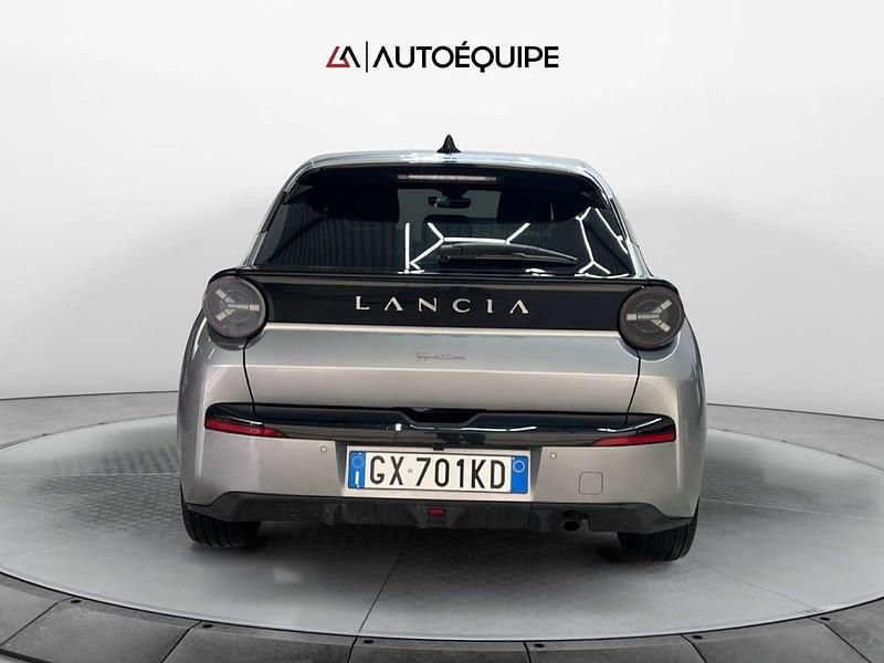 Usata Lancia Ypsilon 110 CV (80 kW) 2025 Grigio Utilitaria