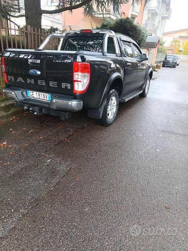 Usata Ford Ranger 213 CV (156 kW) 2021 Nero Pick-up