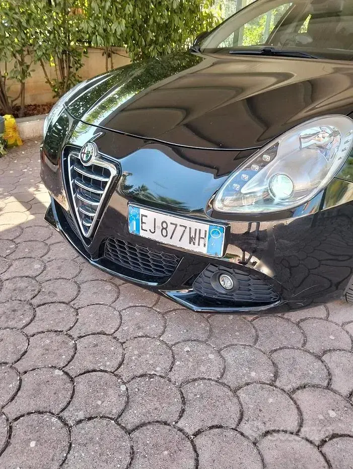 Usata Alfa Romeo Giulietta 82 CV (60 kW) 2012 Nero Utilitaria