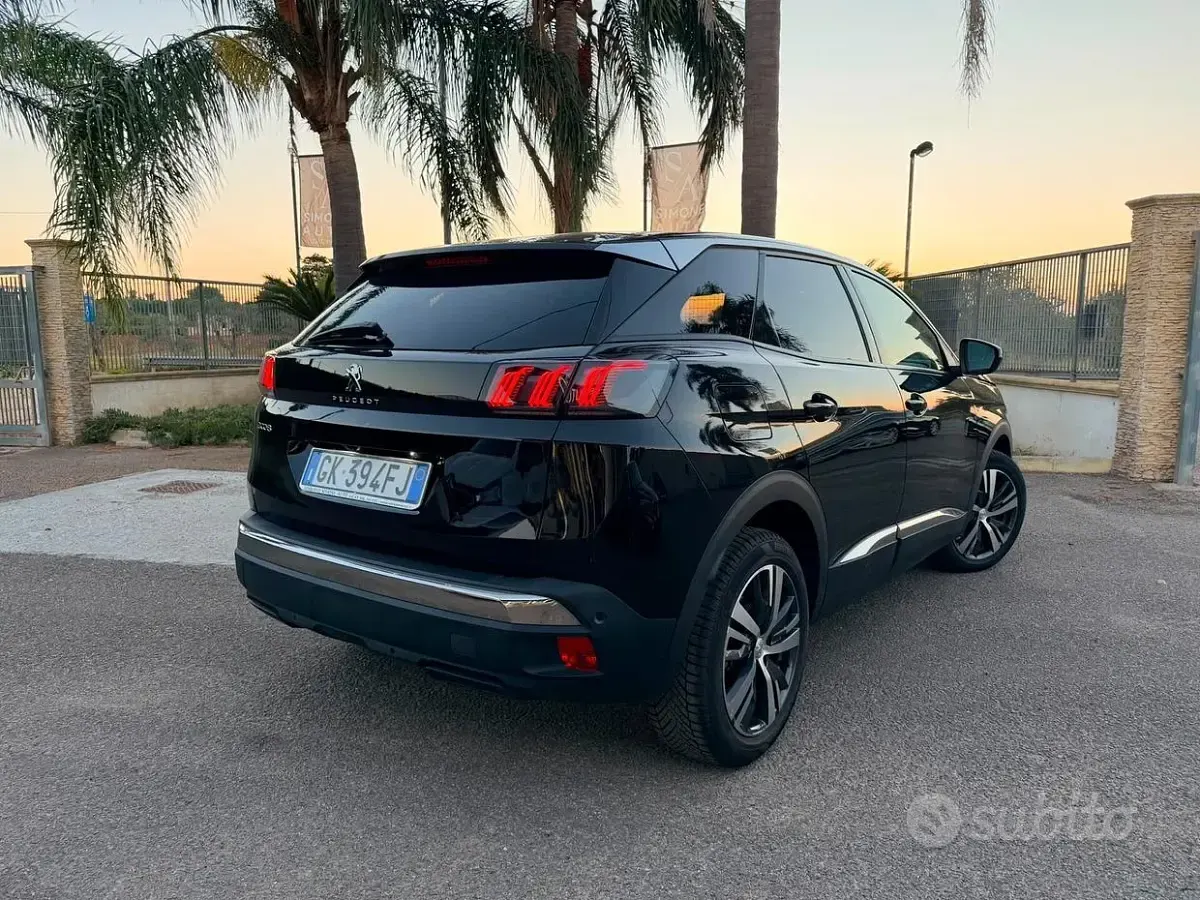 Usata Peugeot 3008 Allure 131 CV (96 kW) 2022 Nero SUV
