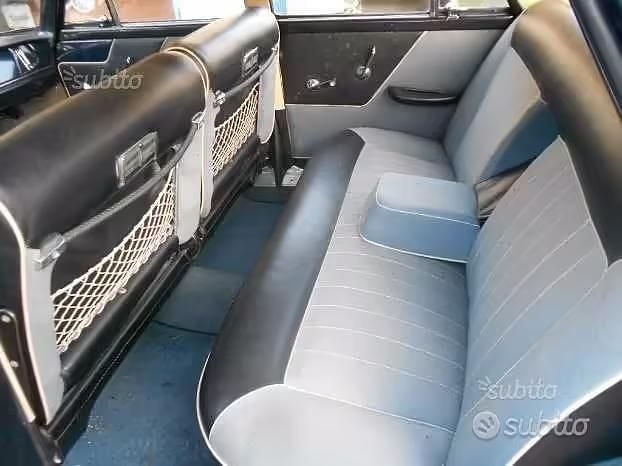 Usata Fiat 2100 109 CV (80 kW) 1950 Blu/azzurro Berlina