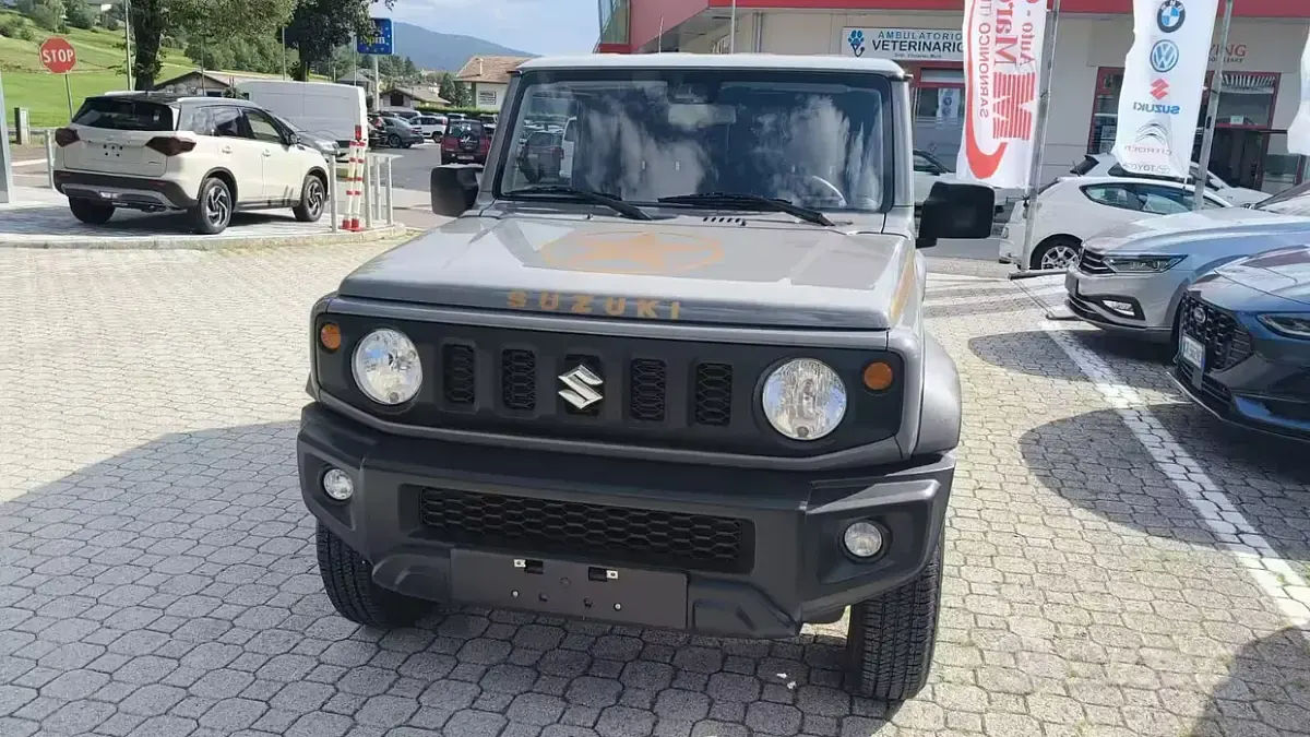 Usata Suzuki Jimny 102 CV (75 kW) 2019 Grigio SUV