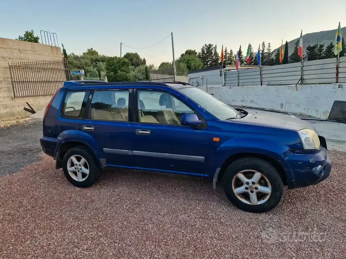 Begagnad Nissan X-Trail 136 HK (100 kW) 2005 Blå SUV