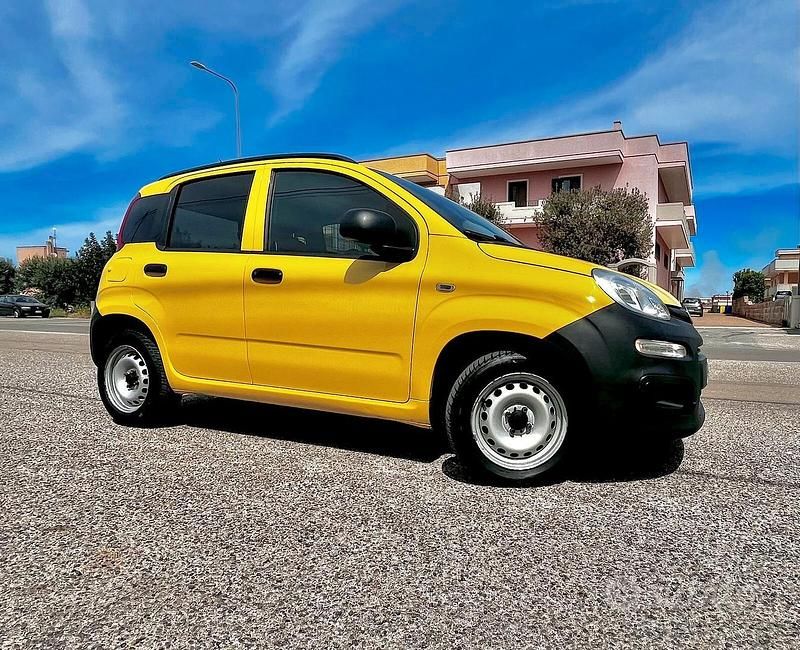 Usata Fiat Panda Pop 80 CV (58 kW) 2017 Giallo Furgone