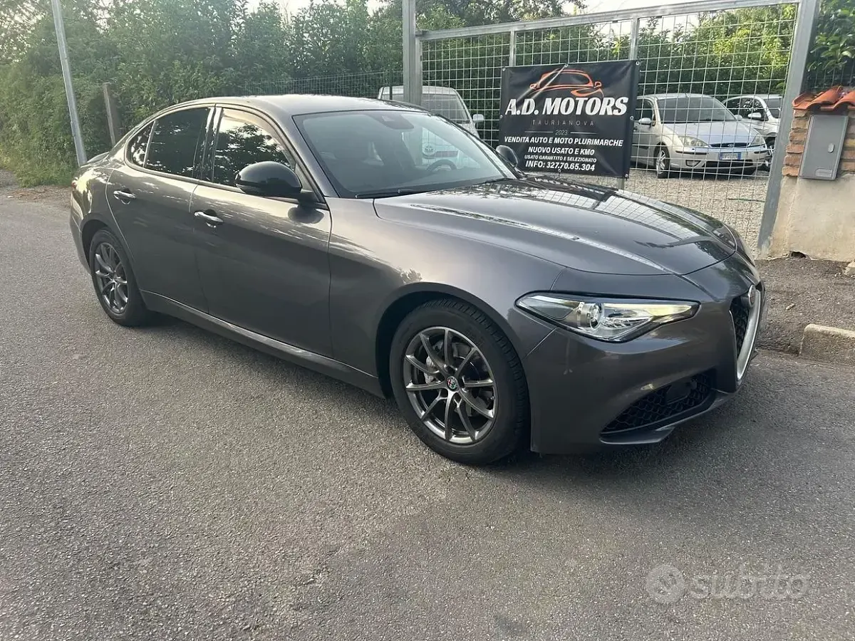 Usata Alfa Romeo Giulia Executive 160 CV (117 kW) 2019 Grigio Berlina