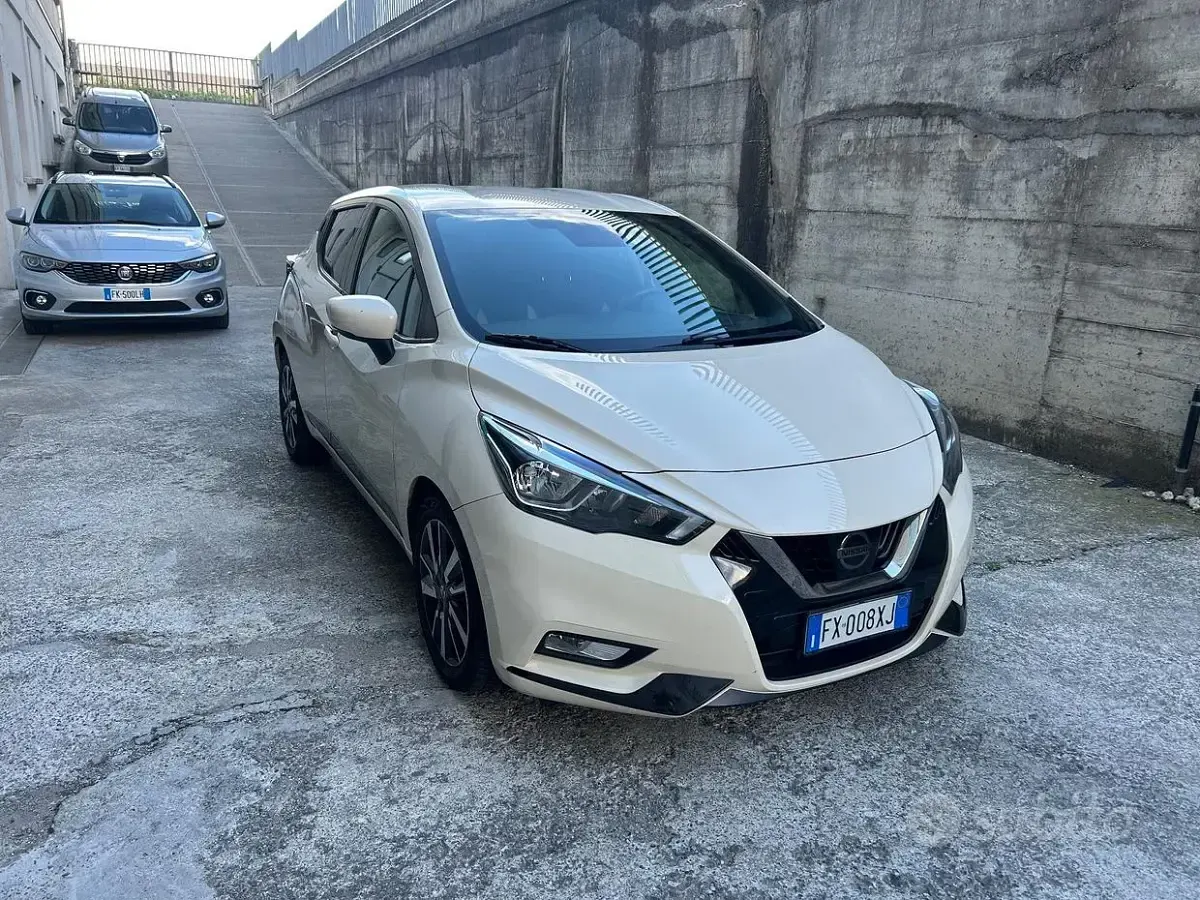 Usata Nissan Micra Tekna 90 CV (66 kW) 2017 Panna Utilitaria