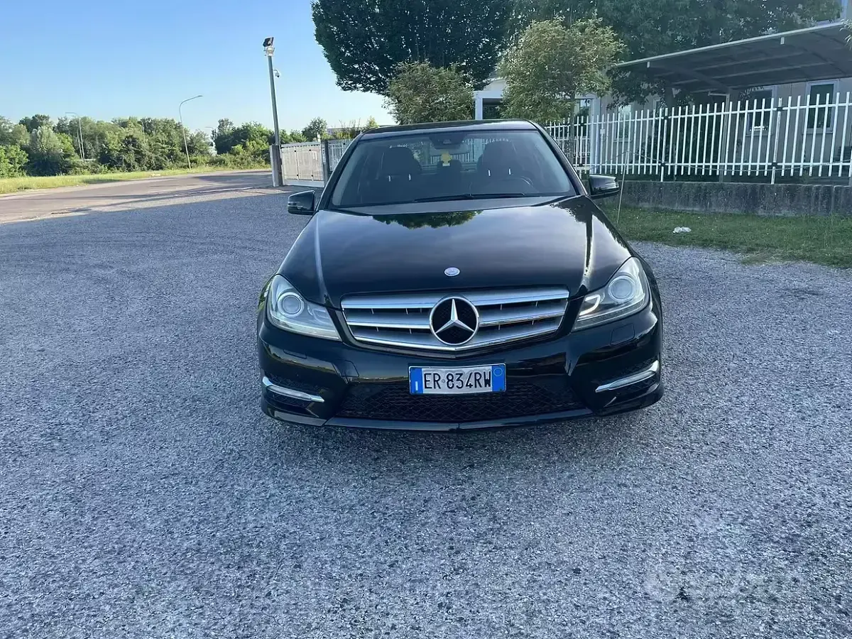 Usata Mercedes C220 170 CV (125 kW) 2013 Nero Berlina