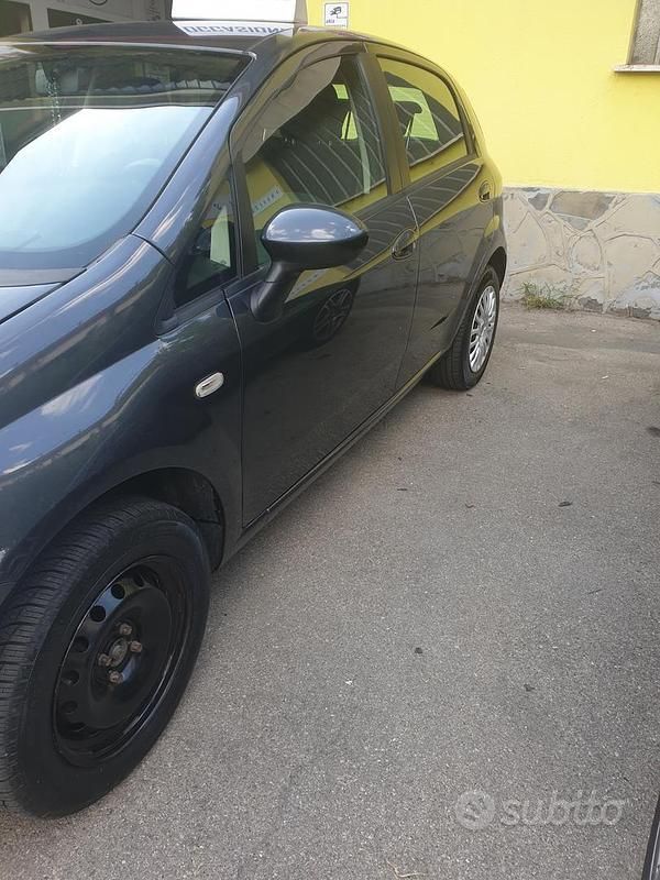 Usata Fiat Punto 77 CV (56 kW) 2009 Grigio Utilitaria